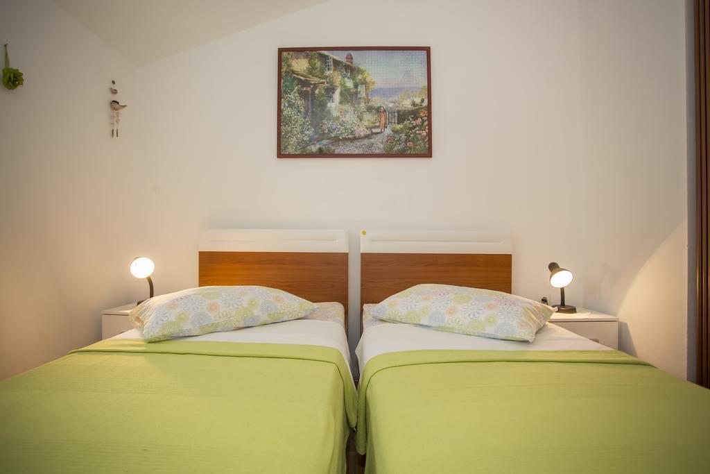 Apartments Pula 1618 Exterior photo