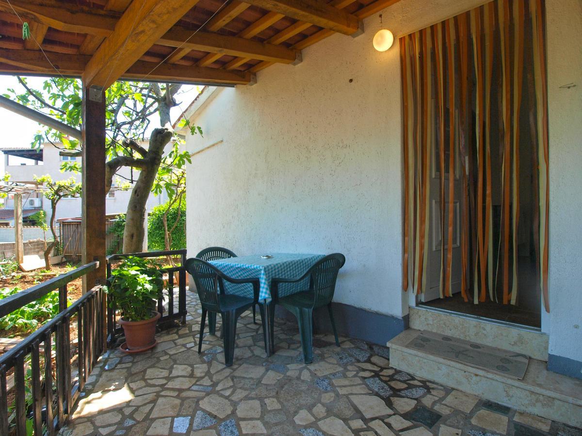 Apartments Pula 1618 Exterior photo